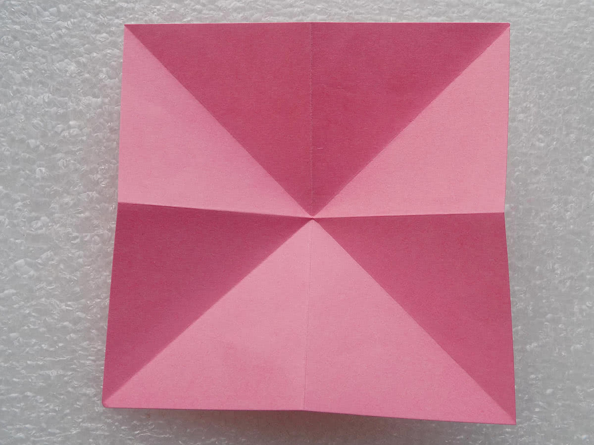 Lírio de origami, etapa 2