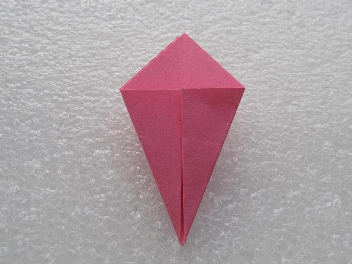 Lírio de origami, etapa 5