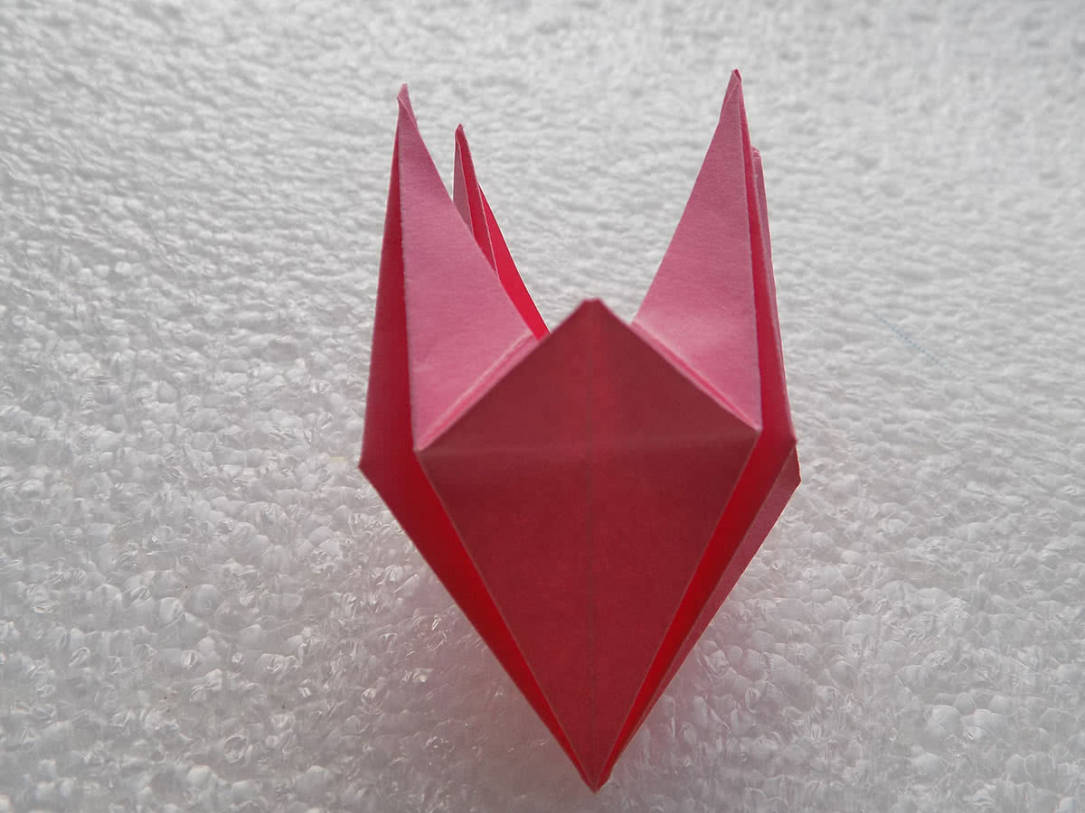 Lírio de origami etapa 15