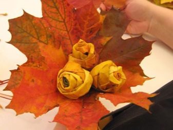 Roses en feuille d'érable à faire soi-même étape par étape avec une photo pour les débutants